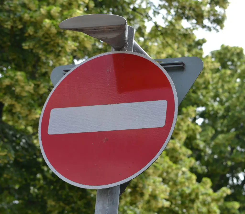 Produktionsanlage zur Herstellung von Verkehrszeichen